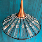 Lámpara colgante de techo con cristales.