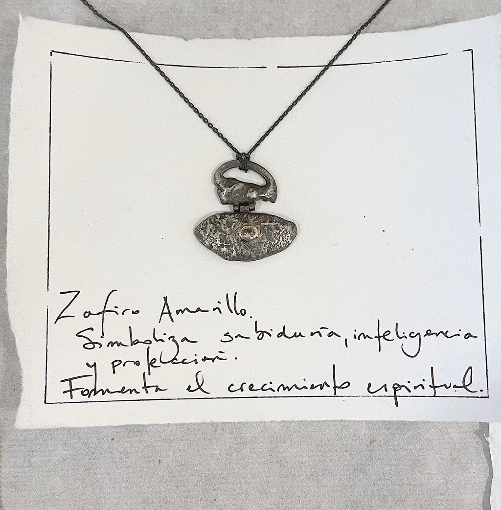 -Zafiro Amarillo- Amuleto