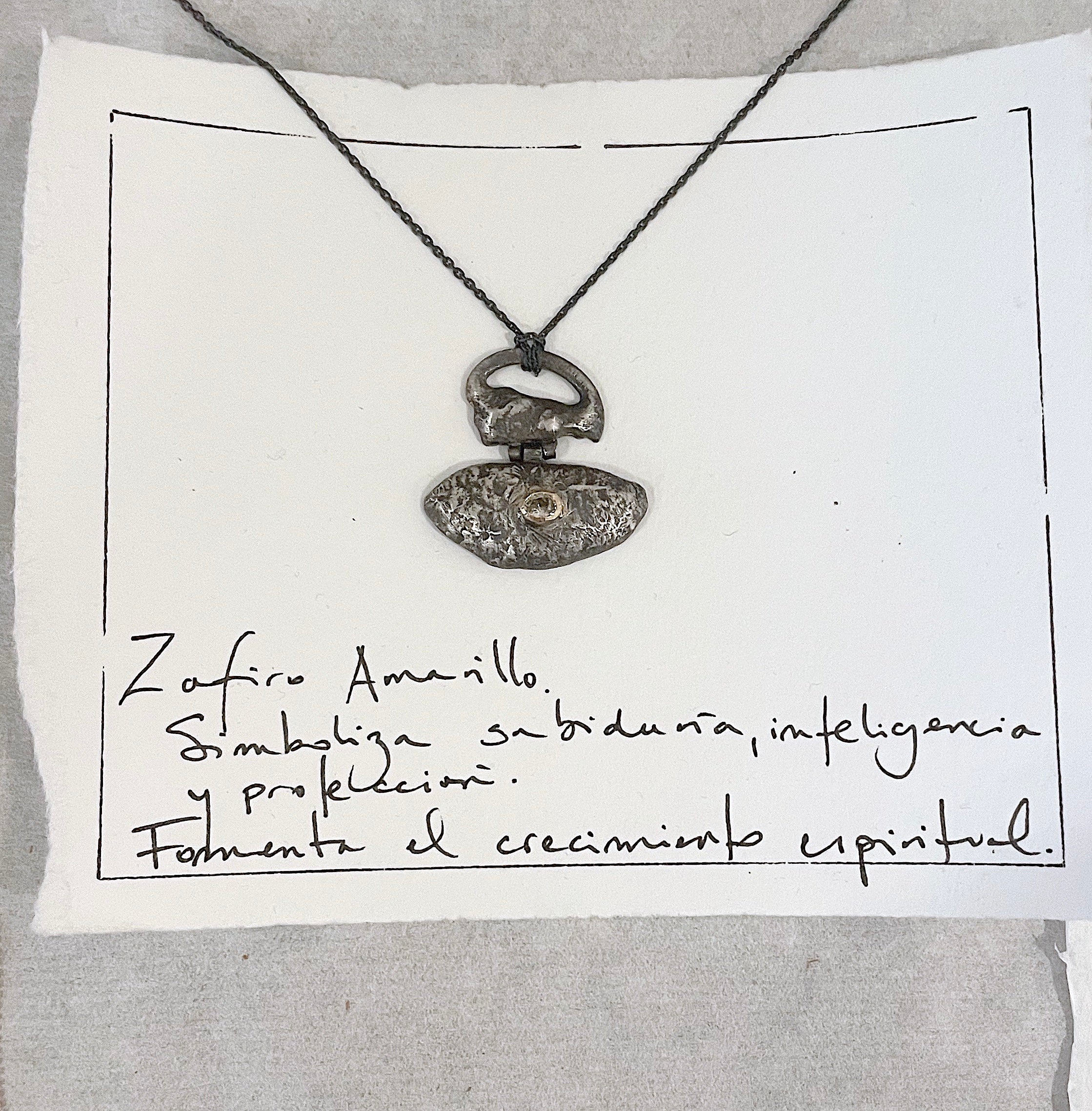 -Zafiro Amarillo- Amuleto