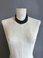 Collar Nudo Corto Negro/Negro