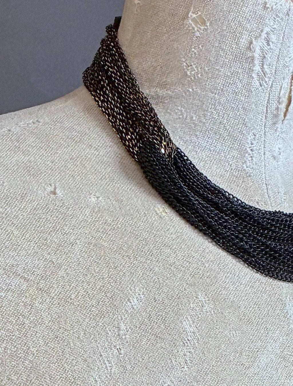 Collar Nudo Corto Negro/Negro