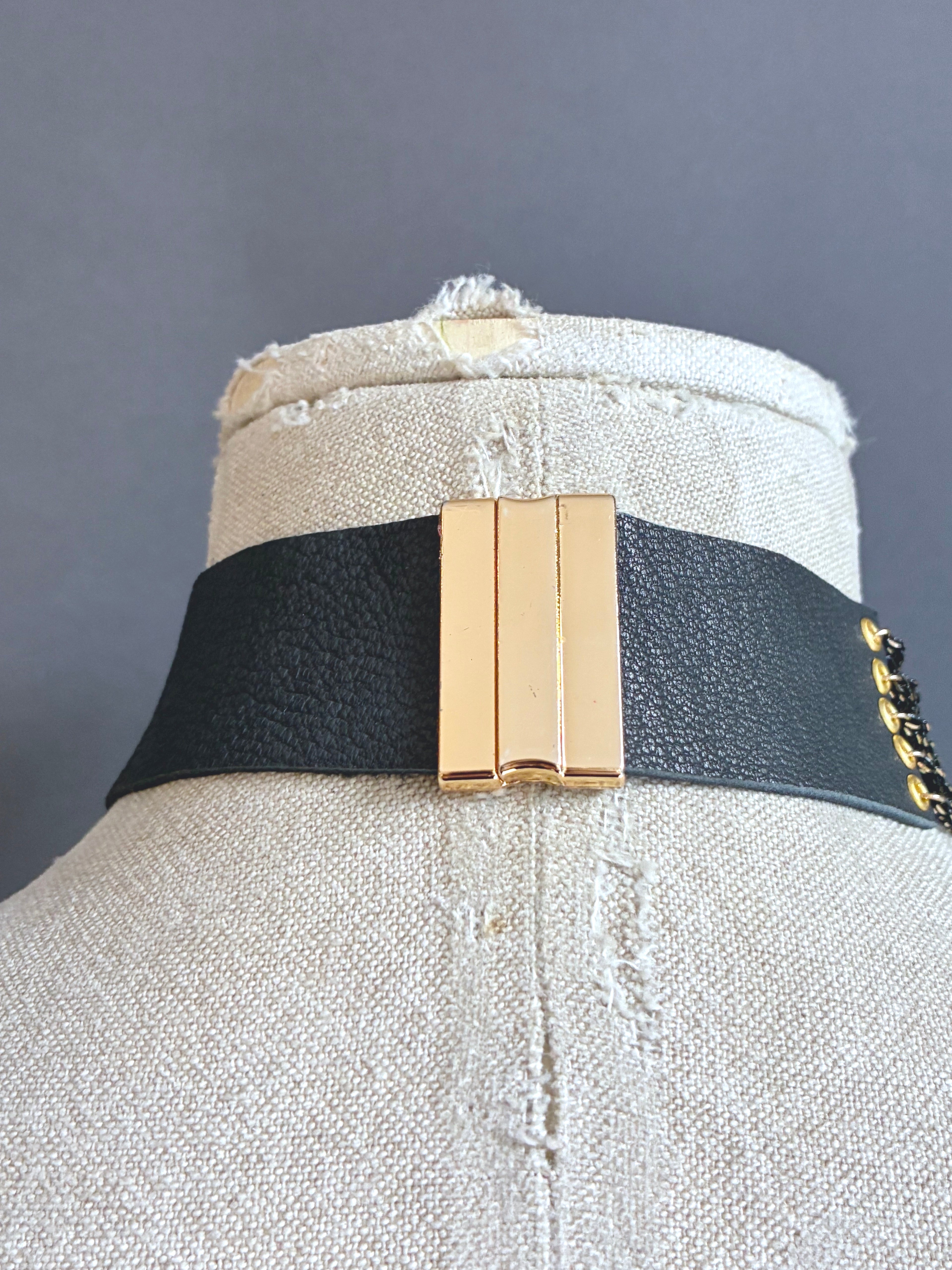 Collar Nudo Corto Negro/Negro