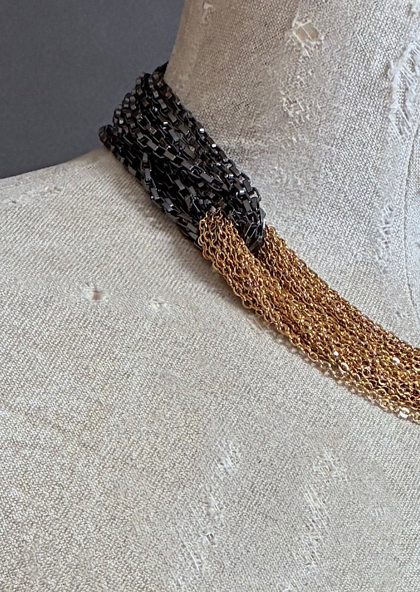 Collar Nudo Corto Steel/Dorada