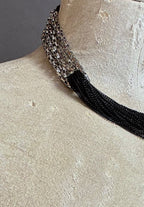 Collar Nudo Corto Plateado/Negro