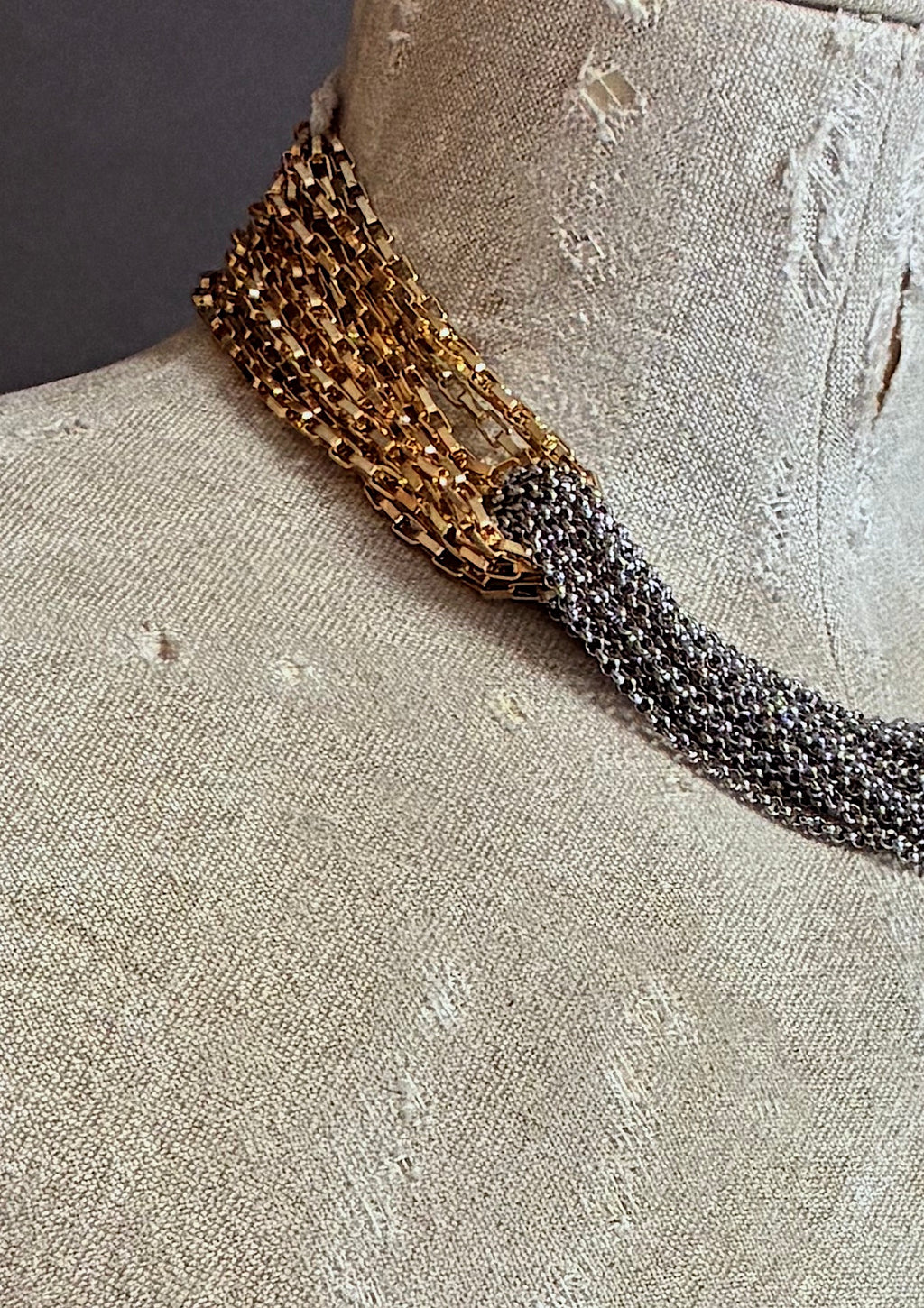 Collar Nudo Corto Dorado/Plateado