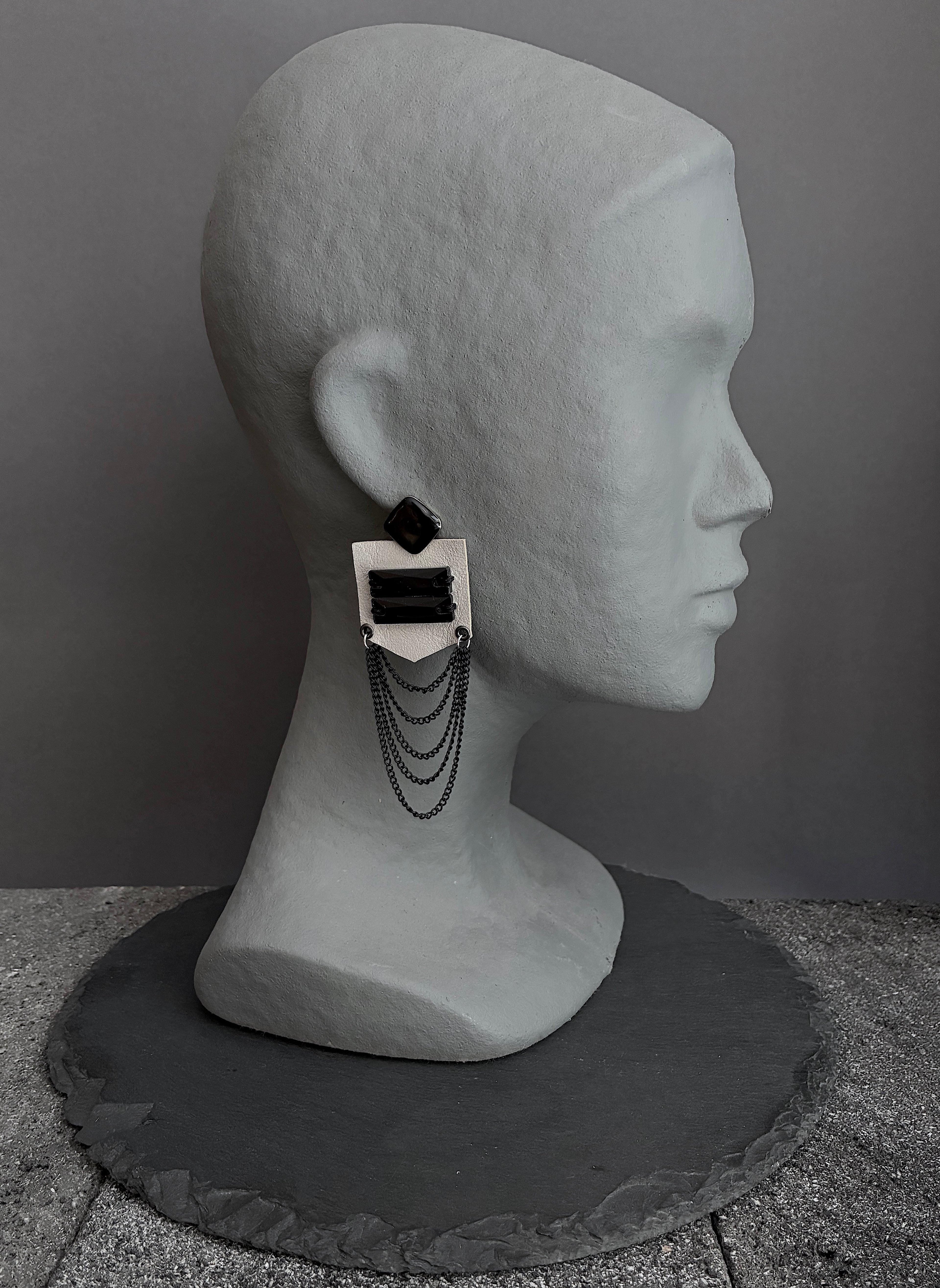 Pendientes piel Gris perla.