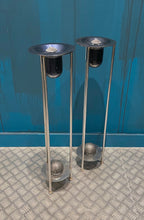 Ceniceros de pie vintage de metal cromado estilo Space Age.