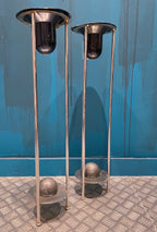 Ceniceros de pie vintage de metal cromado estilo Space Age.