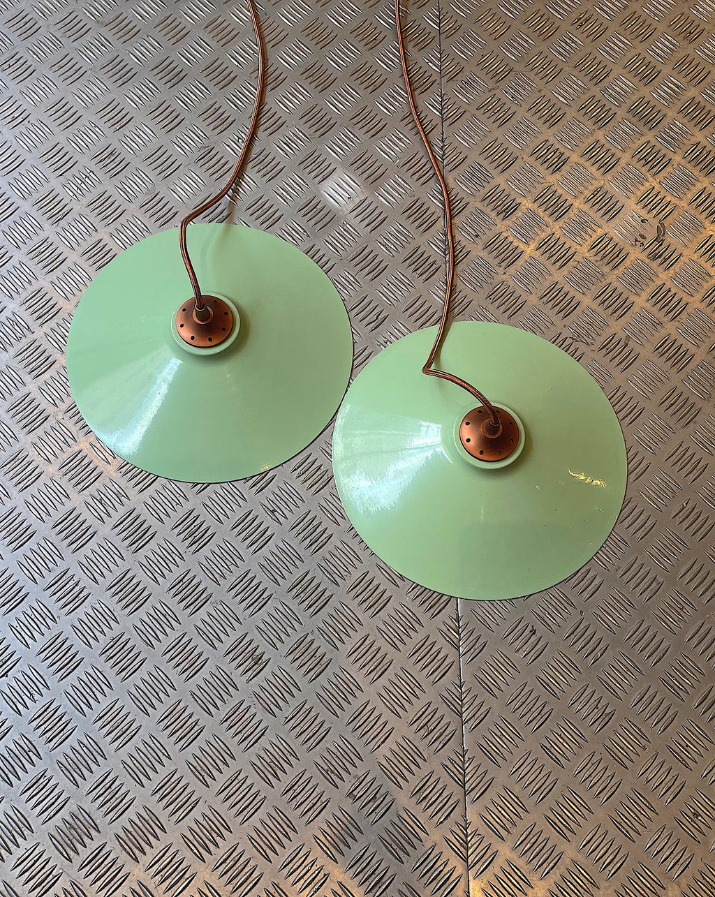 Lámparas Vintage de techo. Industriales en Verde Menta- Años 50-60