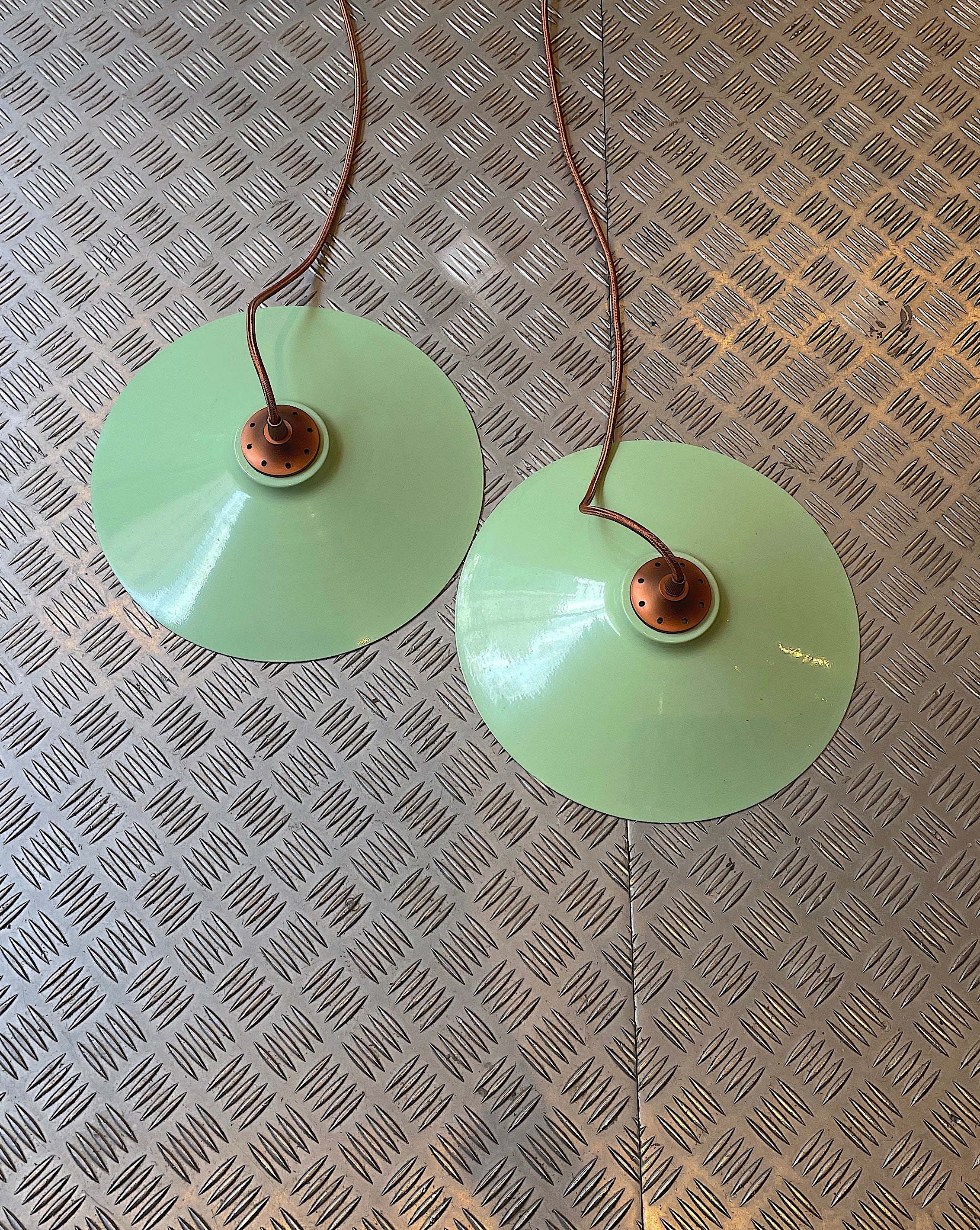 Lámparas Vintage de techo. Industriales en Verde Menta- Años 50-60