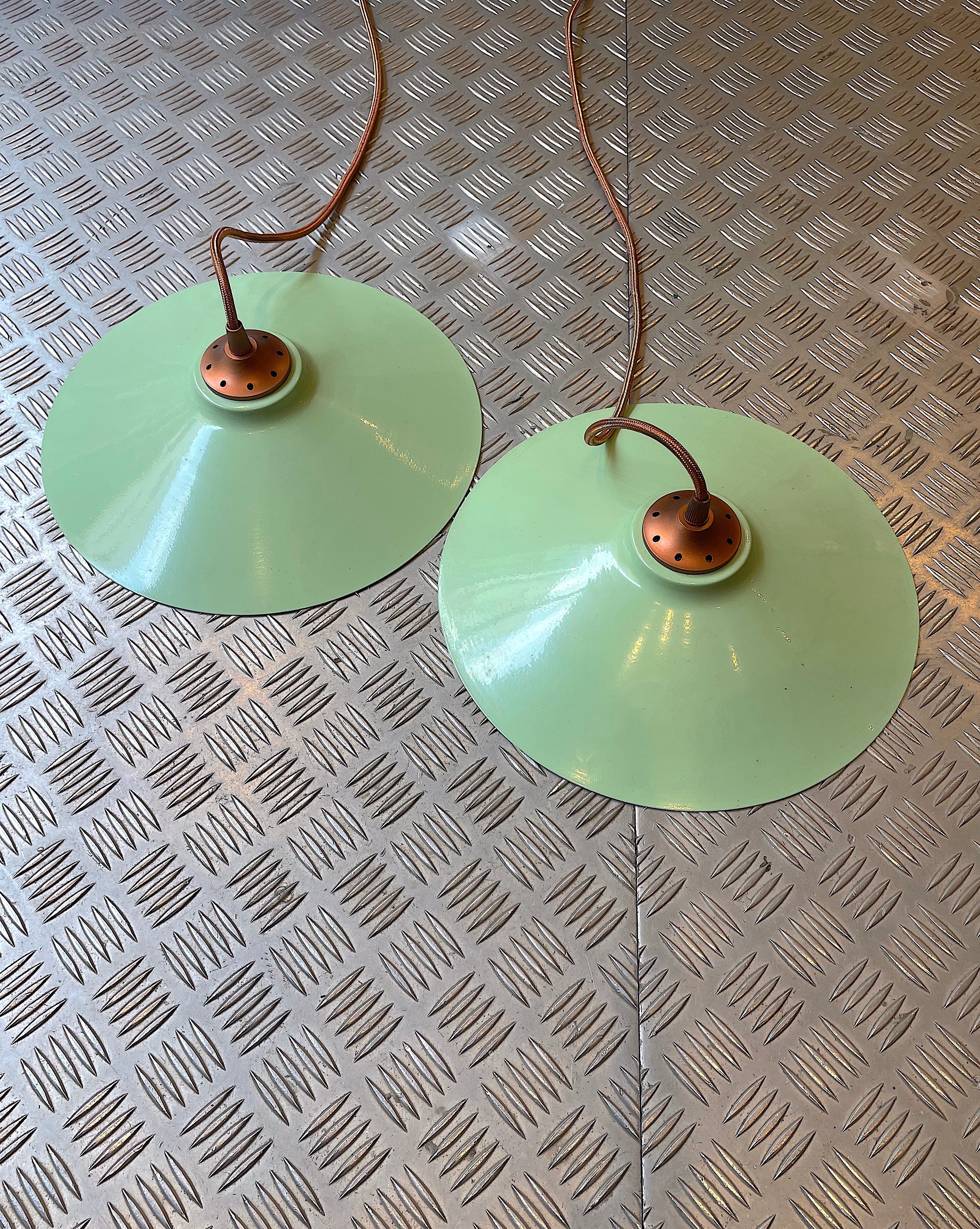 Lámparas Vintage de techo. Industriales en Verde Menta- Años 50-60