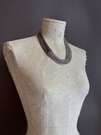 Collar Nudo Corto Plateado/Plateado