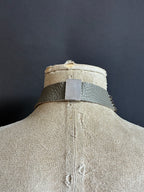 Collar Nudo Corto Plateado/Plateado