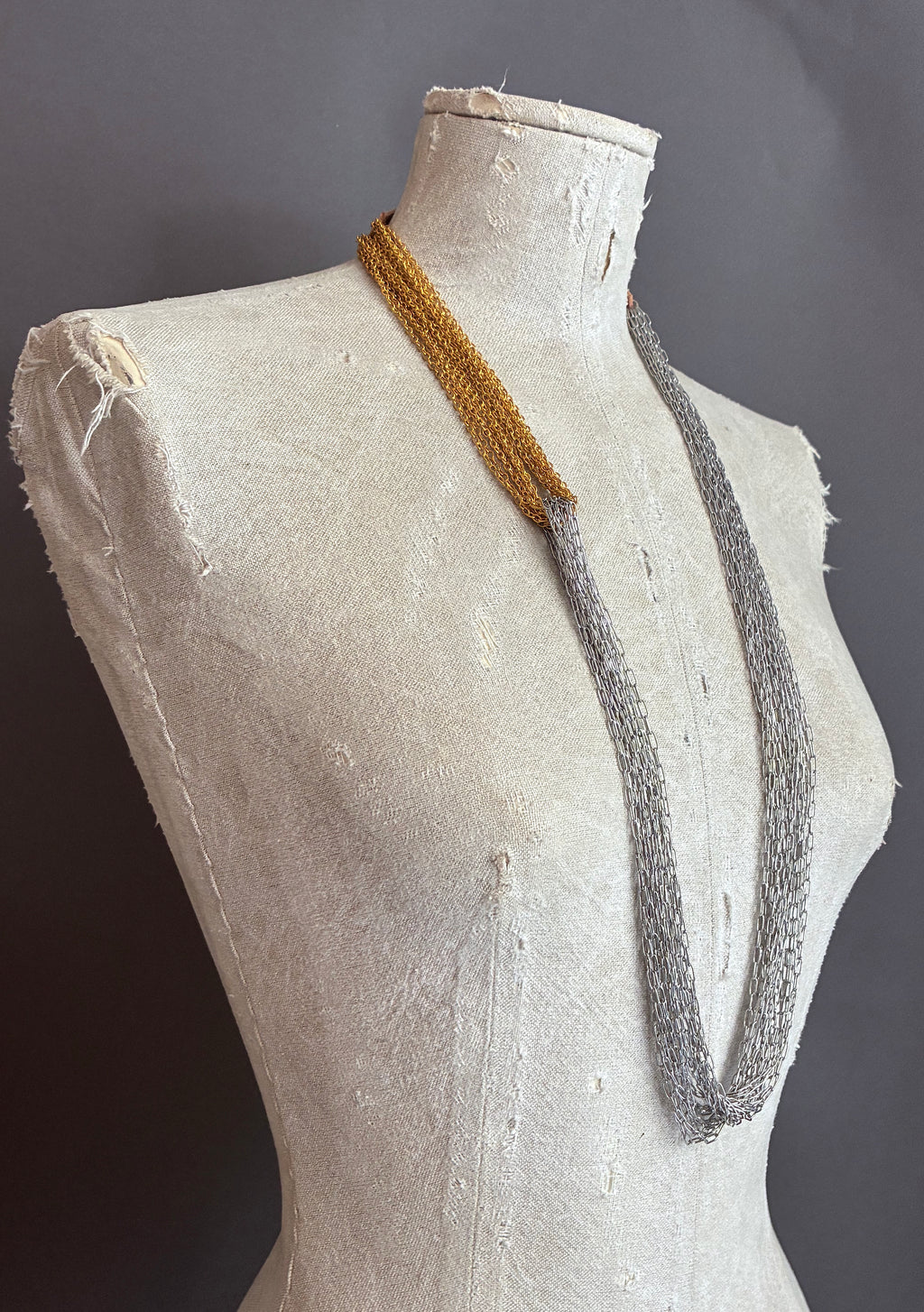 Collar Nudo Largo Dorado/Plateado