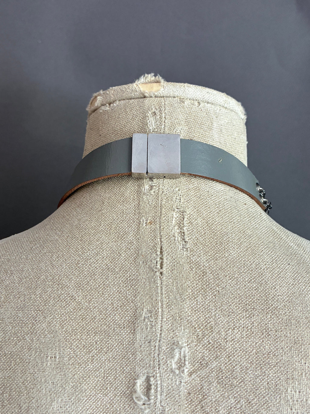 Collar Nudo Largo Rutenio/Plateado