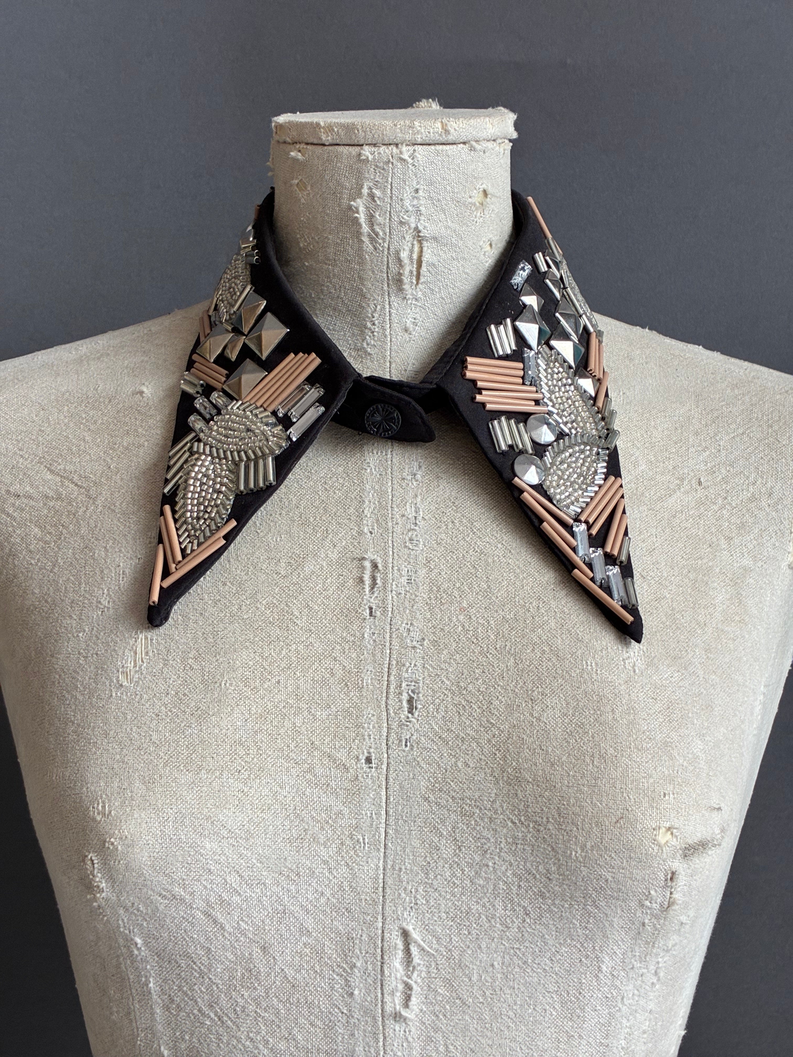 Cuello Joya bordado a mano "Nude"