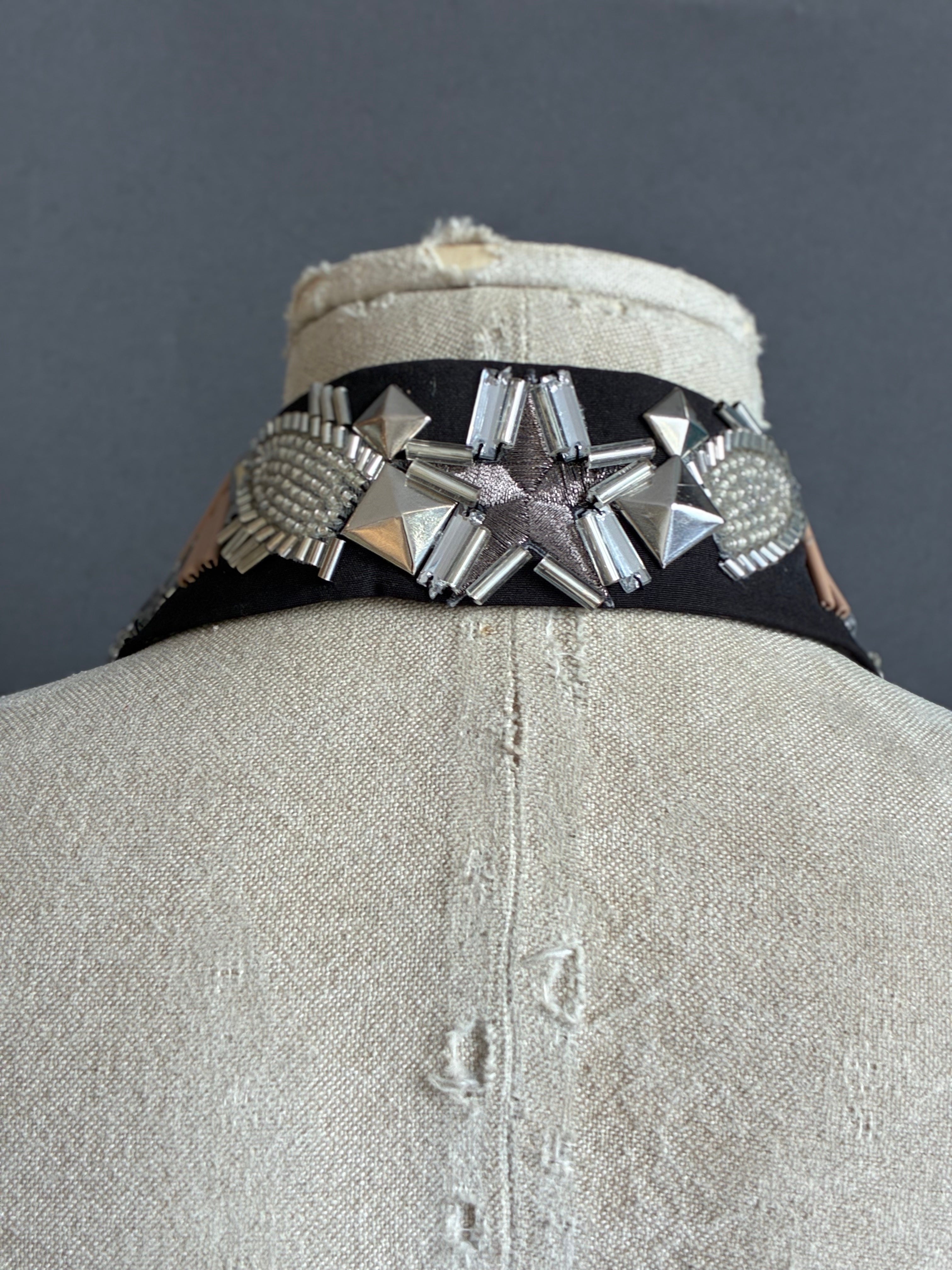 Cuello Joya bordado a mano "Nude"