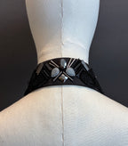 Cuello Joya bordado a mano "Acid"