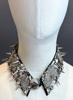 Cuello Joya bordado a mano "Lady Gaga"