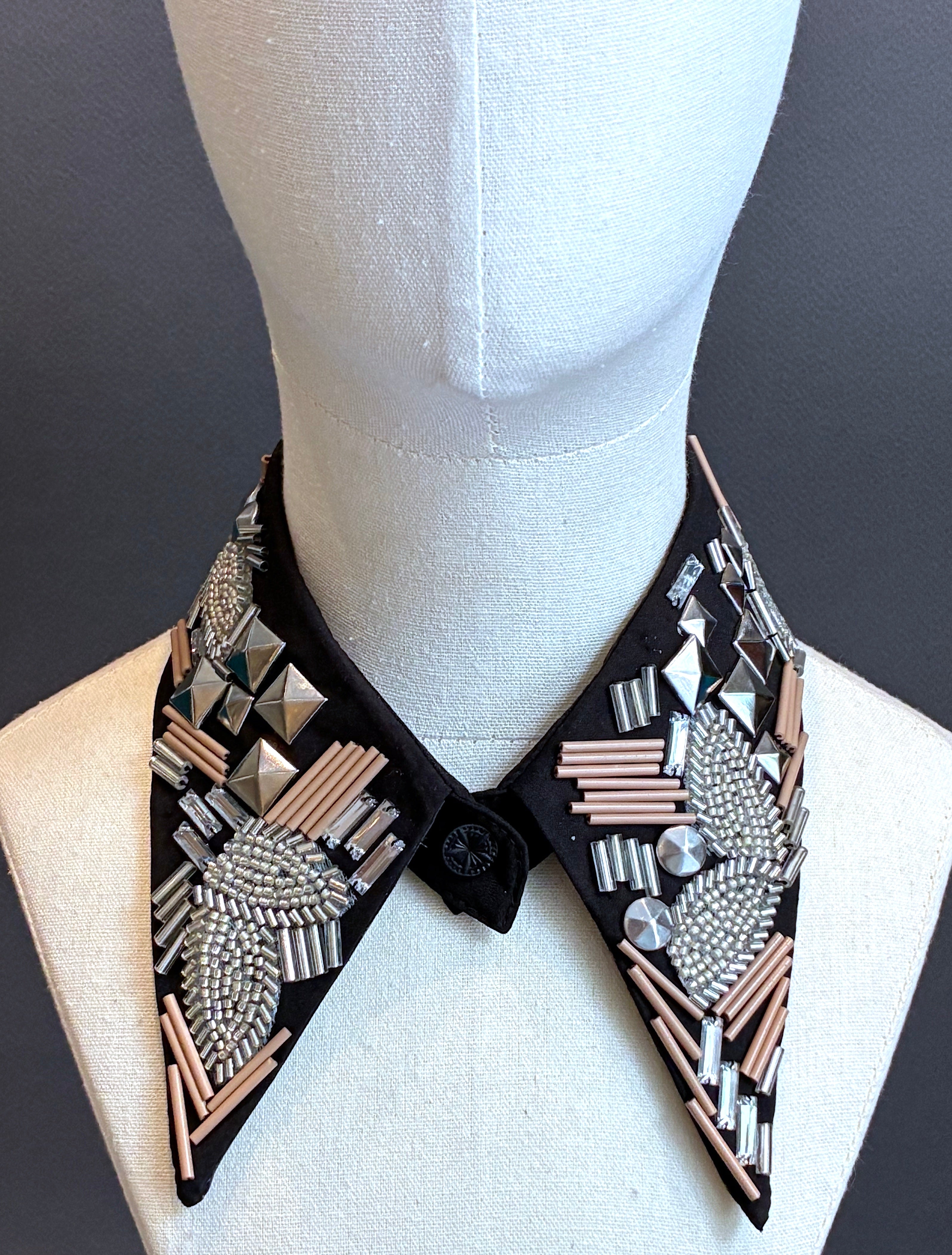 Cuello Joya bordado a mano "Nude"