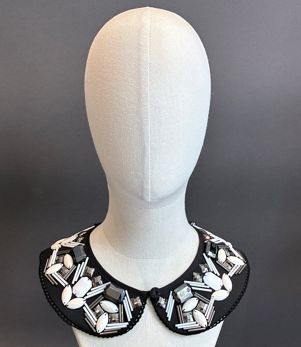 Cuello Joya  bordado a mano redondo "Patterns"