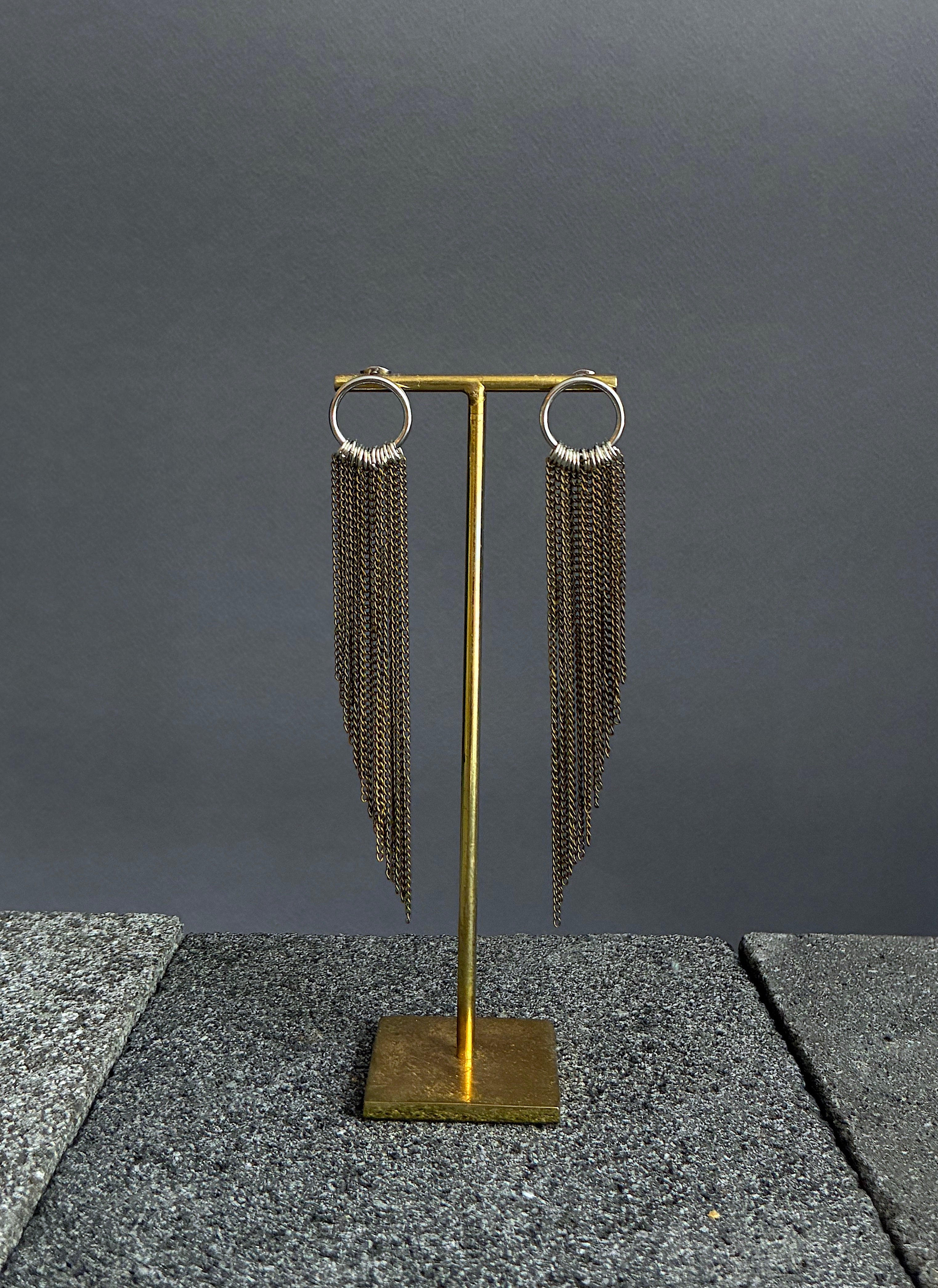 Pendientes Alas L Plateados/latón envejecido.