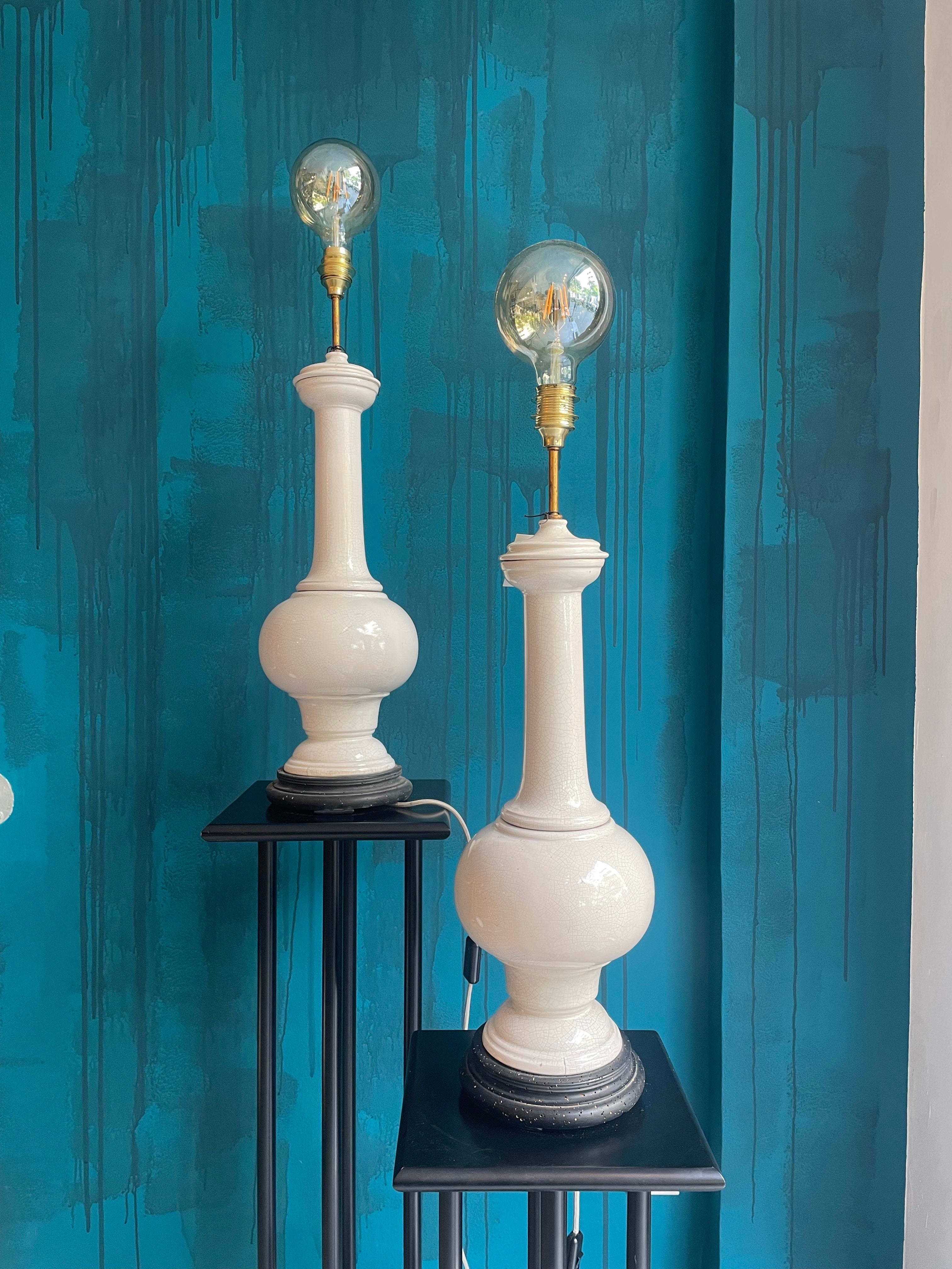 Lámpara de cerámica craquelada - diseño clásico vintage.