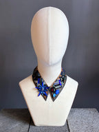 Cuello Joya Bordado con Cristales Azules