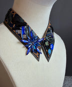 Cuello Joya Bordado con Cristales Azules